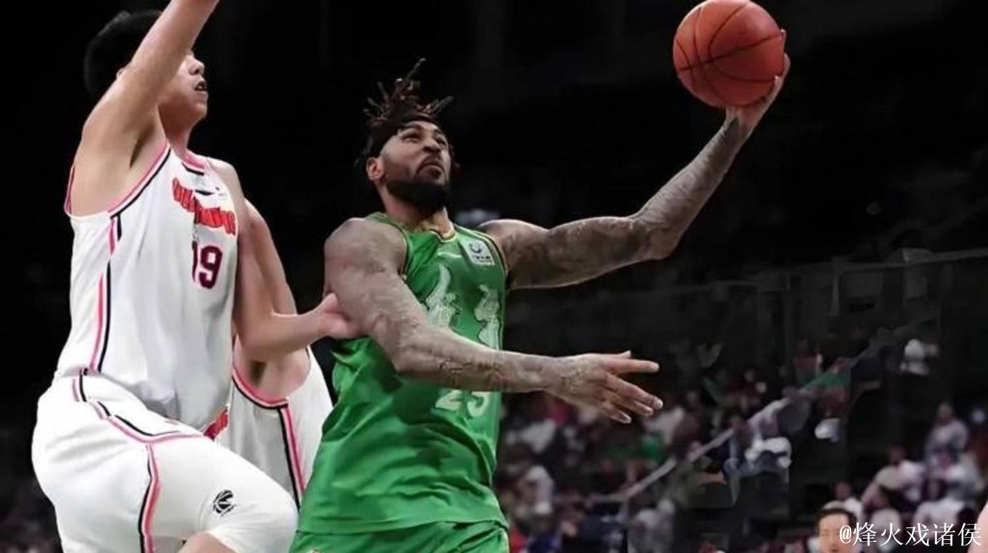 最萌身高差，莫兰德和法尔跳球竟成笑料，有时候放弃也是一种选择，辽宁男篮主场险胜宁波比分紧张